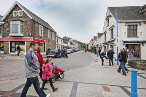 railway st the strand saundersfoot sm.jpg